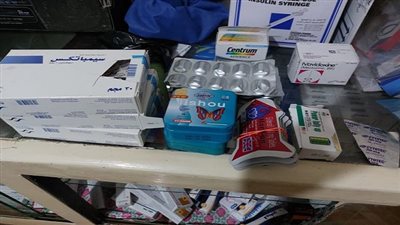 ضبط كميات من الأدوية المهربة داخل  بعض صيدليات السويس 
