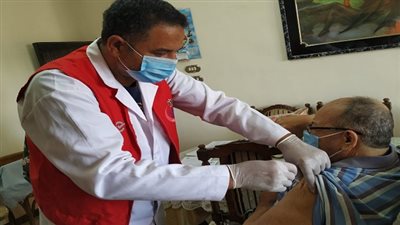  التطعيم المنزلي باللقاح المضاد لـ كورونا يتواصل بالسويس