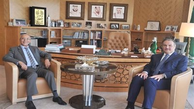 سفير السعودية لدى مصر يلتقي بمندوب ليبيا بالجامعة العربية