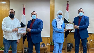صحة السويس تكرم أطباء المستشفي العام لنجاحهم في تنفيذ مناورة الطوارئ 