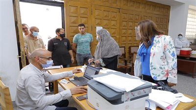 محافظ دمياط تتابع إجراءات تطعيم العاملين بديوان عام المحافظة بلقاح فيروس كورونا