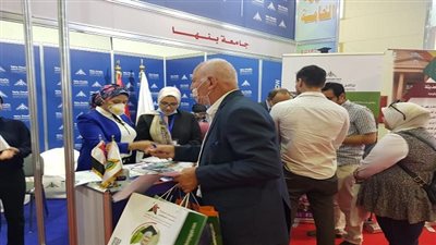 التعليم العالي والتضامن يتفقدان جناح جامعة بنها في معرض التعليم العالى