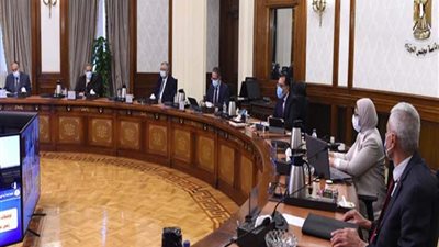 الحكومة: تطعيم طلاب الثانوية العامة ضد كورونا قبل دخول الجامعات