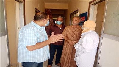 وكيل صحة السويس يتابع سير العمل بلقاح المسافرين بقرية الحجاج 