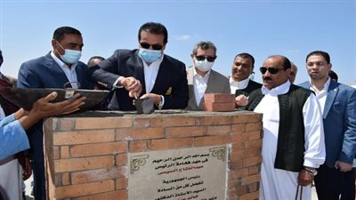 وزير التعليم العالي يضع حجر الأساس للمجمع الطبي ويتفقد الأعمال الإنشائية بجامعة مطروح 