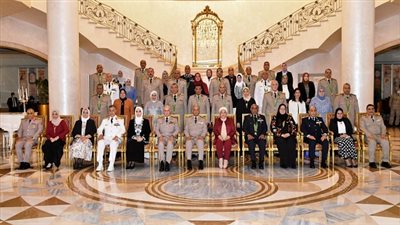  وزير الدفاع والإنتاج الحربى يكرم قادة القوات المسلحة المحالين للتقاعد