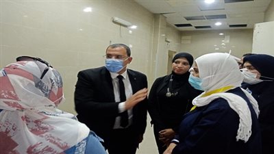 وكيل صحة السويس يفاجئ طوارئ الجراحة بالمستشفي العام