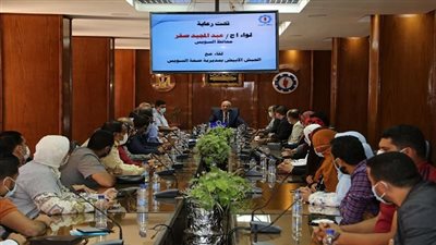 محافظ السويس يوجه الشكر للفريق الطبي المشارك في إنقاذ ركاب حادث الأتوبيس المنكوب