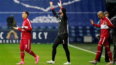 أندية الدوري الإنجليزي تتحدى الفيفا وتشرك لاعبي أمريكا الجنوبية