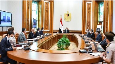 الرئيس يستعرض مشروعات البنية الأساسية فى العاصمة الإدارية