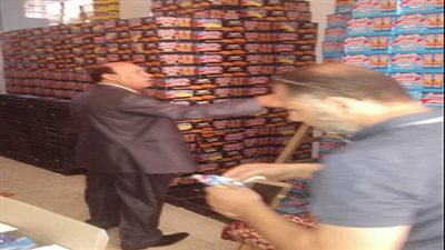 التموين: ضبط 120 ألف عبوة شعرية سريعة التحضير فاسدة داخل مصنع