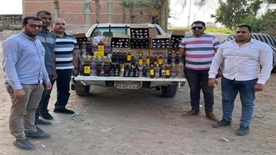 تموين الفيوم ضبط خمرة وويسكي ومشروبات كحولية بمخزن بدون ترخيص بمدخل الطريق الدائري