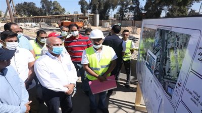 وزير النقل يتفقد مواقع العمل بعدد من مشروعات الطرق والكباري غرب الإسكندرية