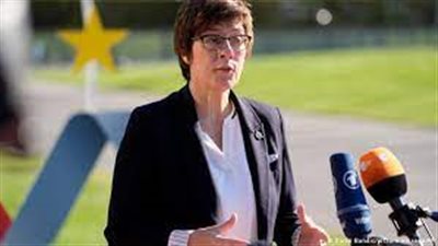 وزيرة الدفاع الألمانية تقترح تشكيل قوة عسكرية أوروبية