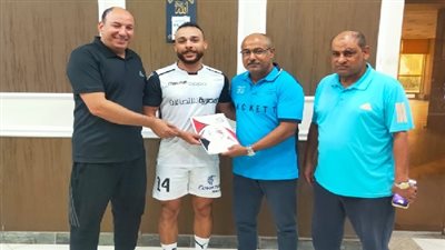 طلائع الجيش يواجه الأحمر بالزي الأبيض والأسود.. وجلسات مكثفة مع اللاعبين