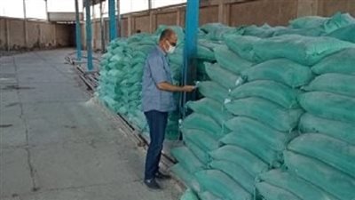 ضبط 8 أطنان دقيق مدعم قبل بيعها فى السوق السوداء داخل مستودع بالدقهلية