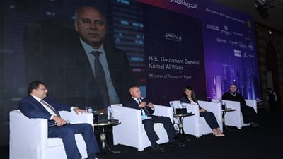 وزير النقل يستعرض أهم المشروعات الجاري تنفيذها والفرص الاستثمارية المتاحة في قطاعات السكك الحديدية