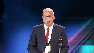 شريف دسوقي: أحاول التكيف مع الطرف الصناعي.. وهكذا هون المسرح أزمتي الصحية