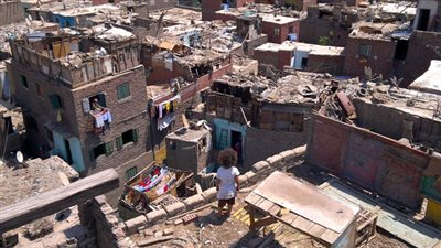 الإسكان: إخلاء ونقل 1842 أسرة من عزبة أبو قرن