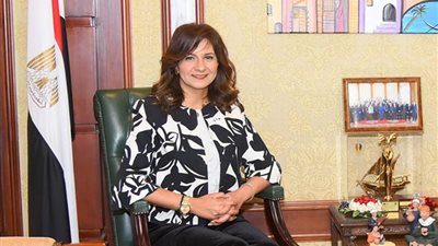 وزيرة الهجرة تلتقى دارسى درجة الزمالة بكليتى الدفاع الوطنى والحرب العليا