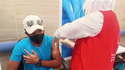 صحة السويس تواصل جهودها لتطعيم المواطنين بلقاح كورونا  