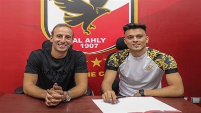 الأهلي يعلن تمديد عقد صلاح محسن