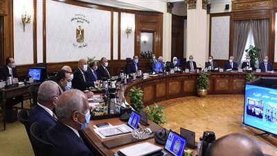 رئيس الوزراء: لن يُسمح بدخول أى موظف لم يتم تطعيمه 