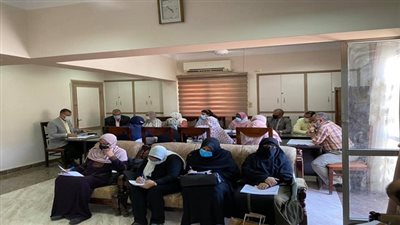 تعليم السويس تناقش القرارات الوزارية لسد العجز بالمدارس