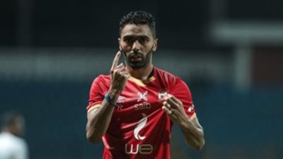 الإصابة تبعد حسين الشحات عن مواجهة العودة بين الأهلى والحرس الوطنى