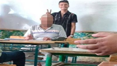 فصل الطالب صاحب الصورة المسيئة لمعلمه بالقليوبية