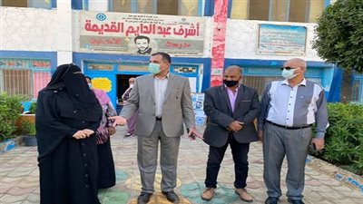 عمارة يتفقد مدارس السويس لمتابعة سير العملية التعليمية