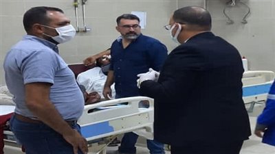  وكيل صحة السويس يطمئن على مصابي حادث  طريق الإسماعيلية 
