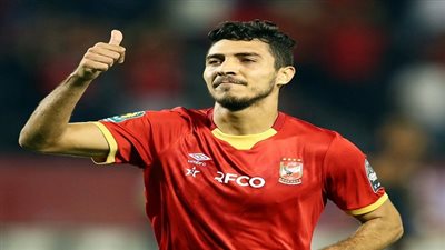 تعليق هام من الأهلي حول محمد شريف 