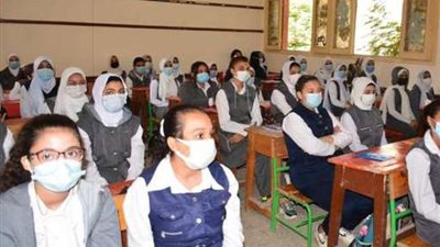 حقيقة تقسيم اليوم الدراسي لأربع فترات لتقليل الكثافة