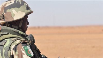 الجزائر: إرهابى يُسلم نفسه للسُلطات العسكرية