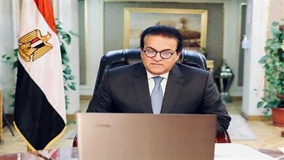 استقبال 3 ملايين و634 ألف جرعة من لقاح فايزر بمطار القاهرة 