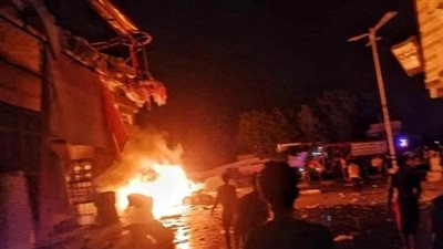 رئيس وزراء اليمن يطالب بإجراء تحقيق حول ملابسات تفجير مطار عدن