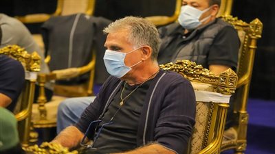 كيروش وجهاز المنتخب يحضر مباراة بيراميدز وعزام فى الدفاع الجوى