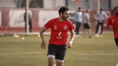 أكرم توفيق يطمئن جماهير الأهلى بعد إصابته فى مباراة البنك