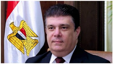 حسين زين يشيد بفريق عمل نقل مباراة الأهلي والزمالك