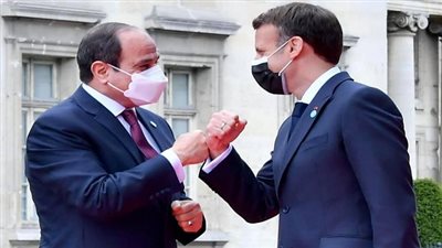 الرئيس السيسي وماكرون يتباحثان هاتفيا بشأن المؤتمر الدولى حول ليبيا