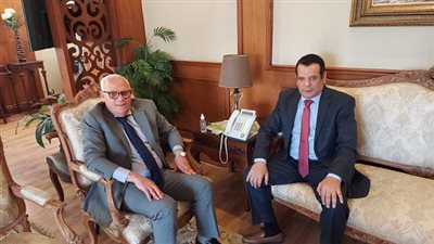 محافظ بورسعيد يستقبل 