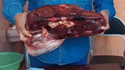 إحالة صاحب محل للمحاكمة لحيازته ربع طن لحوم فاسدة