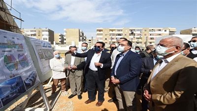 القائم بأعمال وزير الصحة: الانتهاء من 65% من الأعمال الإنشائية بالمجمع 