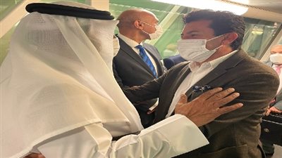 وزير الرياضة يصل دبي  ويعقد عدة اجتماعات مع المسؤولين 