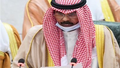 أمير الكويت يقبل استقالة الحكومة ويكلفها بتصريف الأعمال
