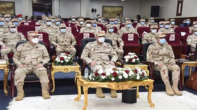 وزير الدفاع يشهد المرحلة الرئيسية لمشروع مراكز القيادة التعبوى 