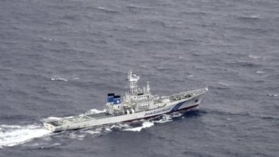 لبنان: القوات البحرية تعيد زورقا تعطل بالمياه الإقليمية