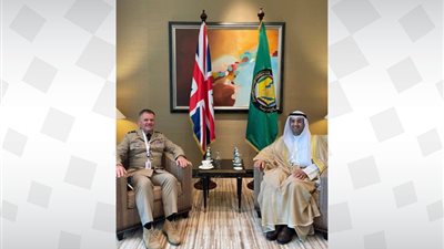 الأمين العام لمجلس التعاون الخليجى يجتمع بكبير مستشارى الدفاع البريطانى للشرق الأوسط