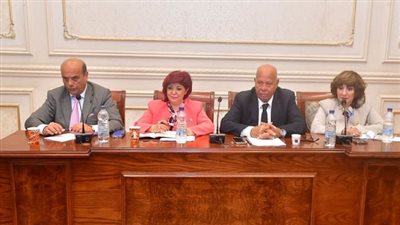 لجنة السياحة بـ